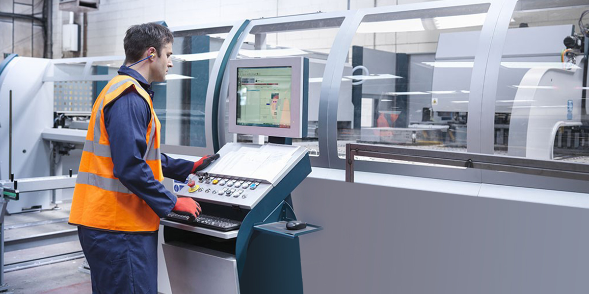 工業觸摸顯示器廠家的崛起與挑戰